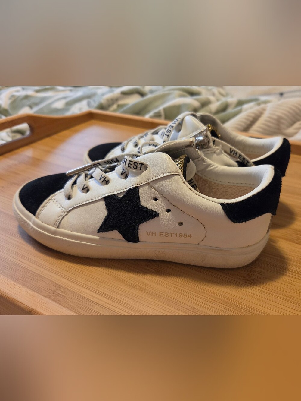 Vintage Havana White Sneakers with Black Star Accent
